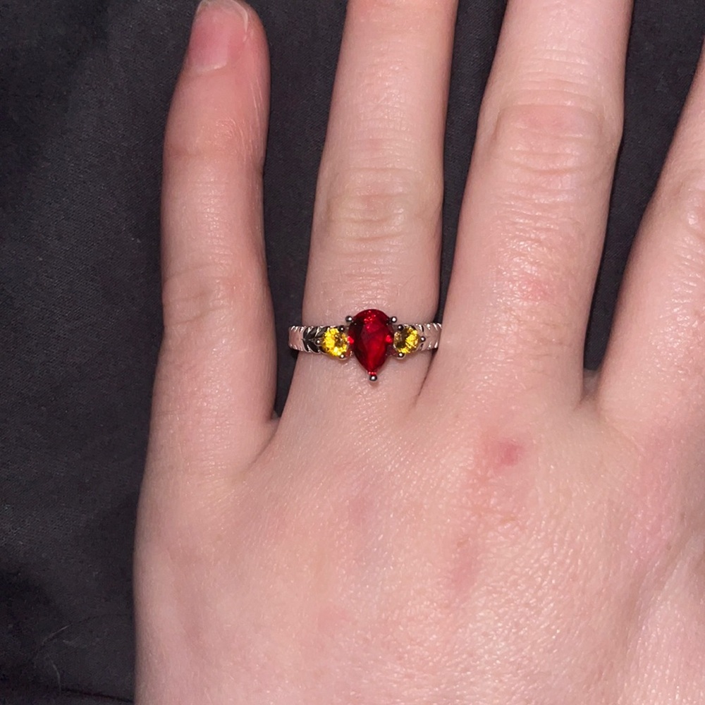Harry Potter Charmed Aroma Mystery bath bomb Griffindor Ring size 5